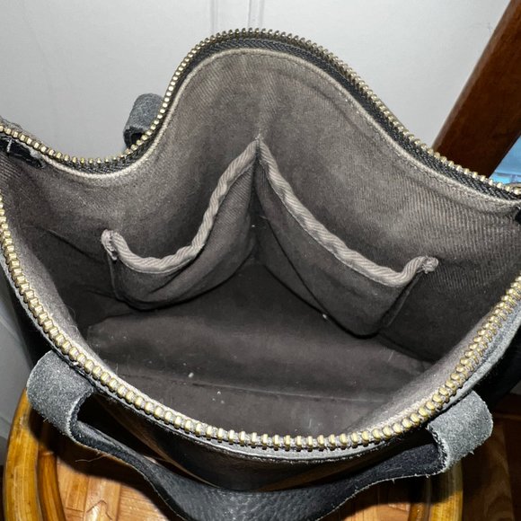 Madewell Transport Crossbody with Extra Print Strap. Black. - Picture 3 of 4